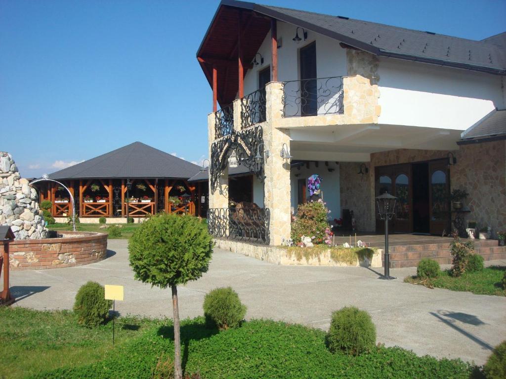 Pension La Taticu Săcălăşeni Kültér fotó